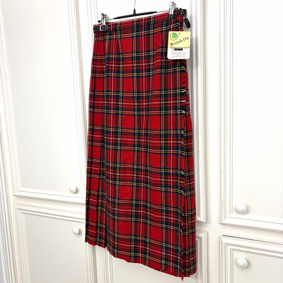 Brendella Wool Tartan Pleated Plaid McKilt Royal Stewart Red Skirt Size 10 NWT - Picture 2 of 14
